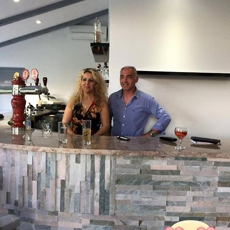 Hotel Restaurant Le Mistral Peipin Eksteriør billede